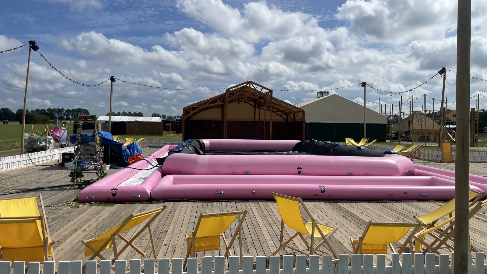 Mysteryland decor pool